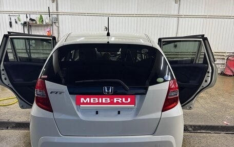 Honda Fit III, 2010 год, 685 000 рублей, 9 фотография