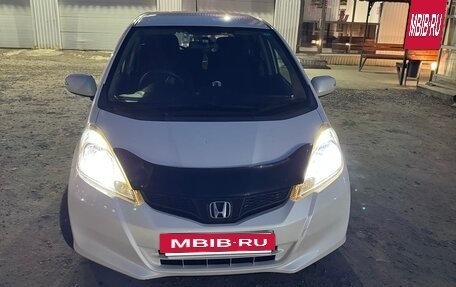 Honda Fit III, 2010 год, 685 000 рублей, 4 фотография