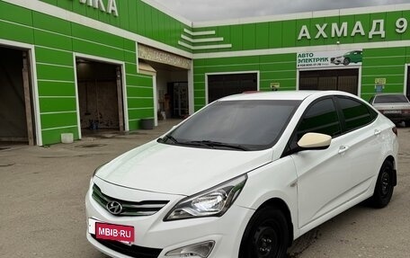 Hyundai Solaris II рестайлинг, 2014 год, 710 000 рублей, 3 фотография