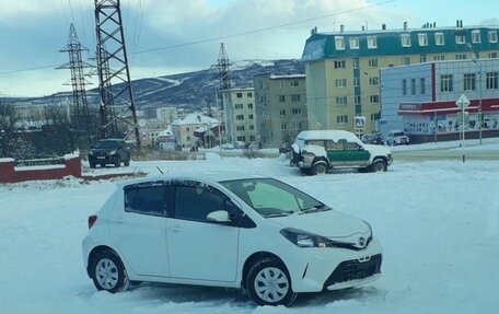 Toyota Vitz, 2014 год, 730 000 рублей, 2 фотография