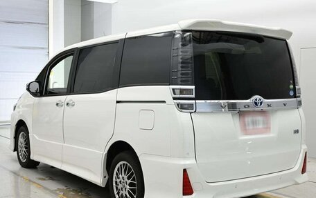 Toyota Voxy III, 2021 год, 1 925 090 рублей, 3 фотография