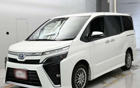 Toyota Voxy III, 2021 год, 1 925 090 рублей, 1 фотография