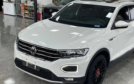 Volkswagen T-Roc I, 2023 год, 1 510 888 рублей, 3 фотография