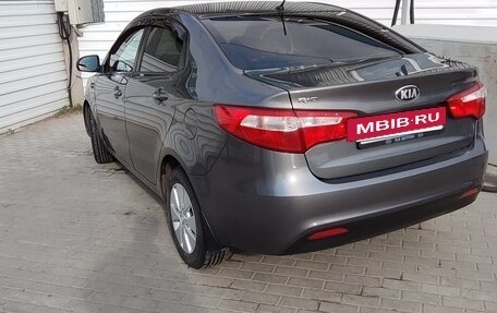 KIA Rio III рестайлинг, 2013 год, 850 000 рублей, 2 фотография