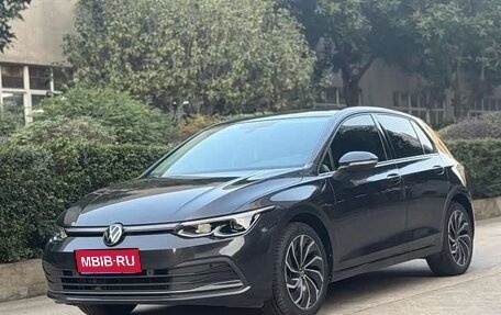 Volkswagen Golf VIII, 2021 год, 1 900 000 рублей, 1 фотография