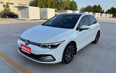 Volkswagen Golf VIII, 2021 год, 1 900 000 рублей, 1 фотография