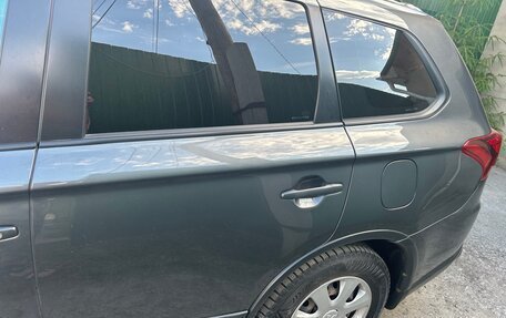 Mitsubishi Outlander III рестайлинг 3, 2018 год, 2 180 000 рублей, 6 фотография