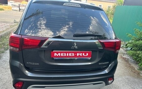 Mitsubishi Outlander III рестайлинг 3, 2018 год, 2 180 000 рублей, 7 фотография