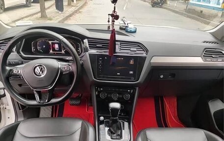 Volkswagen Tiguan II, 2023 год, 2 500 000 рублей, 8 фотография