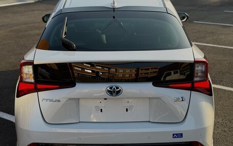Toyota Prius IV XW50, 2022 год, 2 050 000 рублей, 4 фотография