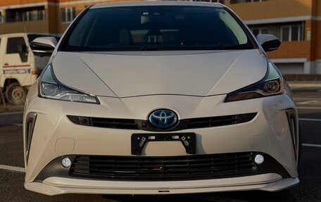 Toyota Prius IV XW50, 2022 год, 2 050 000 рублей, 3 фотография