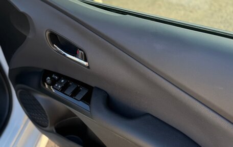 Toyota Prius IV XW50, 2022 год, 2 050 000 рублей, 10 фотография