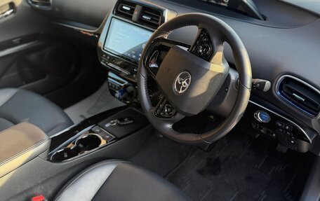 Toyota Prius IV XW50, 2022 год, 2 050 000 рублей, 11 фотография
