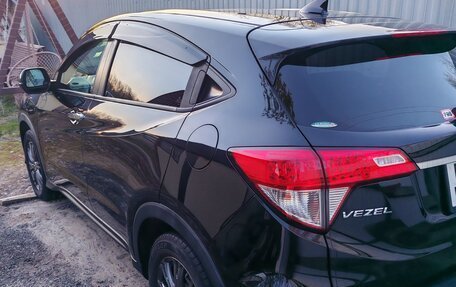 Honda Vezel, 2021 год, 2 100 000 рублей, 3 фотография