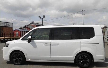 Honda Stepwgn, 2023 год, 2 408 153 рублей, 4 фотография