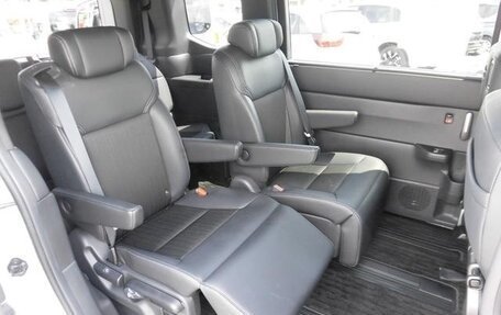 Honda Stepwgn, 2023 год, 2 408 153 рублей, 18 фотография