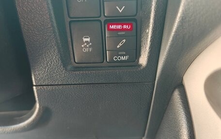 Toyota Land Cruiser Prado 150 рестайлинг 2, 2010 год, 2 850 000 рублей, 10 фотография