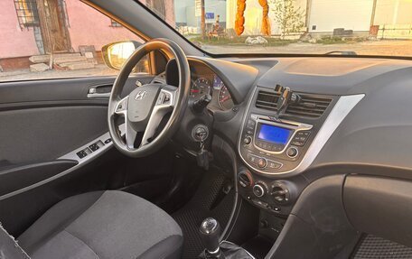 Hyundai Solaris II рестайлинг, 2013 год, 584 000 рублей, 7 фотография