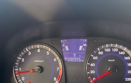 Hyundai Solaris II рестайлинг, 2013 год, 584 000 рублей, 8 фотография