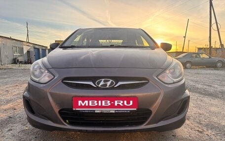 Hyundai Solaris II рестайлинг, 2013 год, 584 000 рублей, 3 фотография