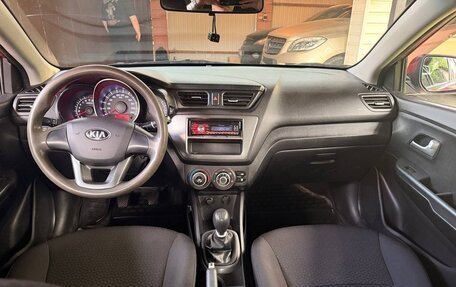 KIA Rio III рестайлинг, 2013 год, 735 000 рублей, 10 фотография