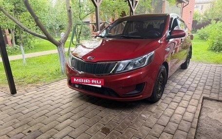 KIA Rio III рестайлинг, 2013 год, 735 000 рублей, 2 фотография