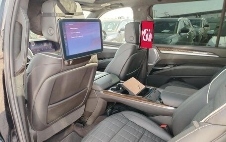 Cadillac Escalade V, 2025 год, 19 999 000 рублей, 17 фотография