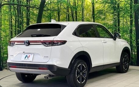 Honda Vezel, 2022 год, 1 650 000 рублей, 2 фотография