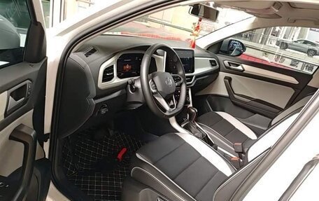Volkswagen T-Roc I, 2025 год, 2 050 000 рублей, 11 фотография