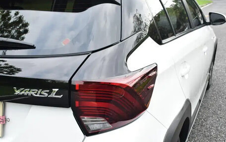 Toyota Yaris, 2022 год, 1 350 025 рублей, 10 фотография