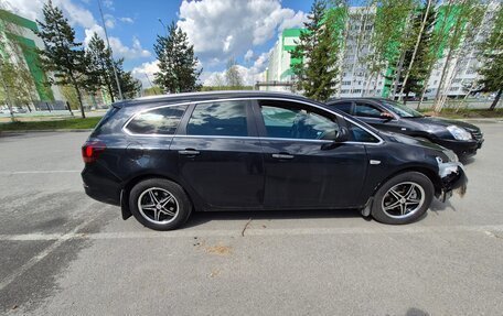 Opel Astra J, 2013 год, 960 000 рублей, 3 фотография