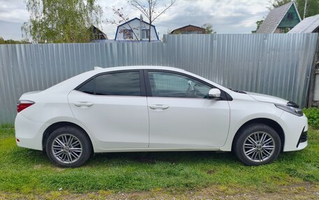Toyota Corolla, 2018 год, 1 850 000 рублей, 5 фотография