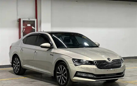 Skoda Superb III рестайлинг, 2022 год, 1 900 025 рублей, 3 фотография