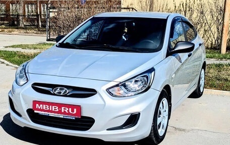 Hyundai Solaris II рестайлинг, 2014 год, 720 000 рублей, 1 фотография