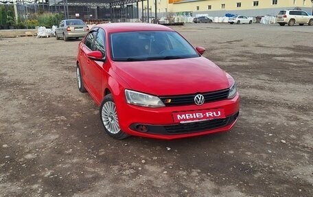 Volkswagen Jetta VI, 2011 год, 1 000 000 рублей, 4 фотография