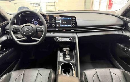 Hyundai Elantra, 2023 год, 1 600 000 рублей, 9 фотография
