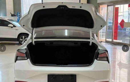 Hyundai Elantra, 2023 год, 1 600 000 рублей, 7 фотография