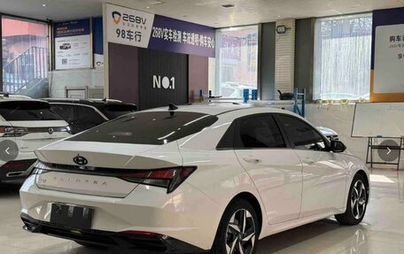 Hyundai Elantra, 2023 год, 1 600 000 рублей, 4 фотография