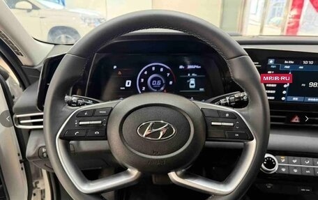 Hyundai Elantra, 2023 год, 1 600 000 рублей, 10 фотография
