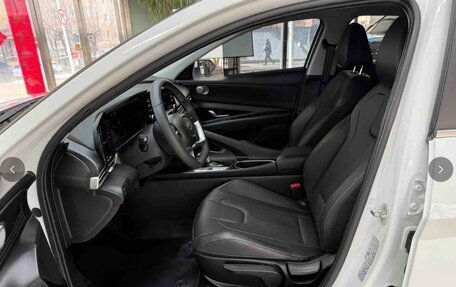 Hyundai Elantra, 2023 год, 1 600 000 рублей, 15 фотография