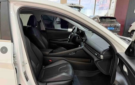 Hyundai Elantra, 2023 год, 1 600 000 рублей, 16 фотография