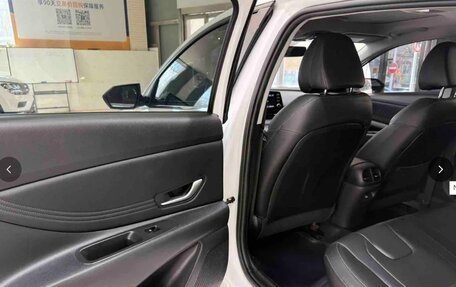 Hyundai Elantra, 2023 год, 1 600 000 рублей, 18 фотография