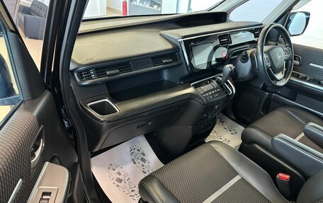Honda Stepwgn IV, 2015 год, 1 999 000 рублей, 12 фотография
