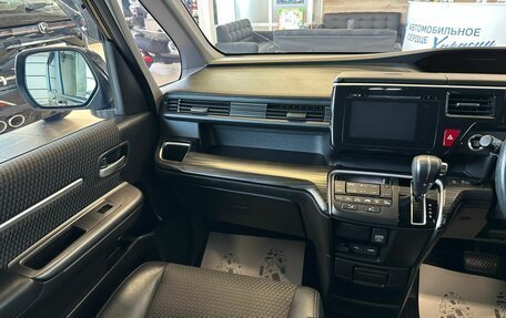 Honda Stepwgn IV, 2015 год, 1 999 000 рублей, 14 фотография
