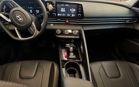 Hyundai Elantra, 2023 год, 1 410 000 рублей, 6 фотография