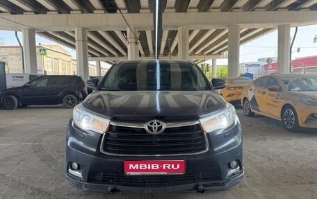 Toyota Highlander III, 2014 год, 2 300 000 рублей, 1 фотография