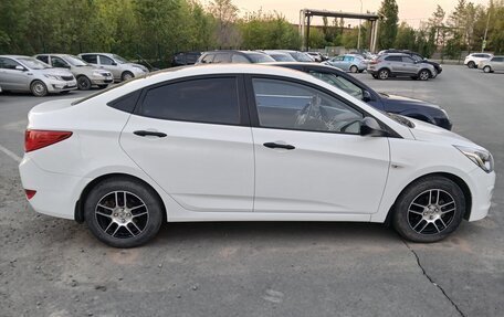 Hyundai Solaris II рестайлинг, 2015 год, 970 000 рублей, 4 фотография