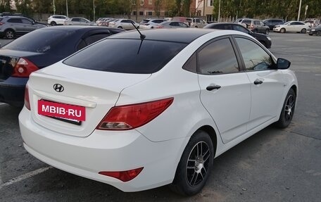 Hyundai Solaris II рестайлинг, 2015 год, 970 000 рублей, 7 фотография