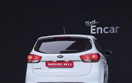 KIA Carens III (RP), 2016 год, 1 361 077 рублей, 3 фотография