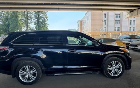 Toyota Highlander III, 2014 год, 2 300 000 рублей, 4 фотография